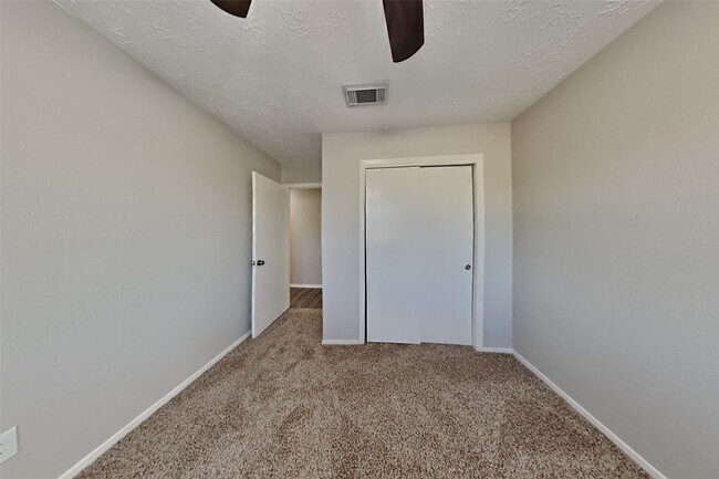 Building Photo - 7443 Kite Hill Dr