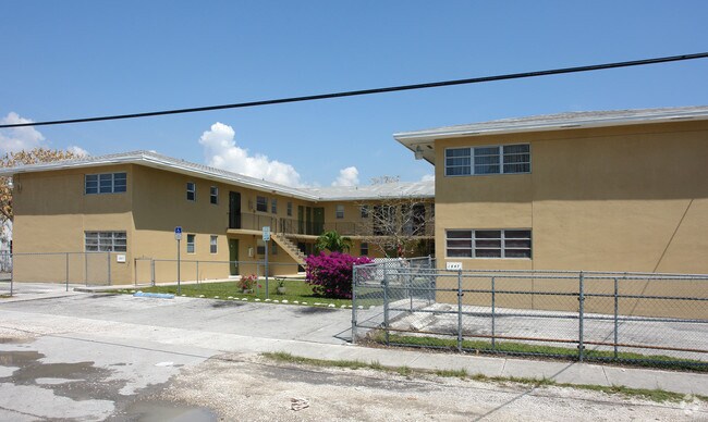 Primary Photo - Umbria Apartments