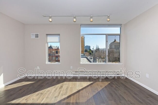 Building Photo - 1401 Jackson St