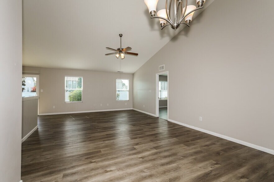 Building Photo - 4557 Walcott Dr