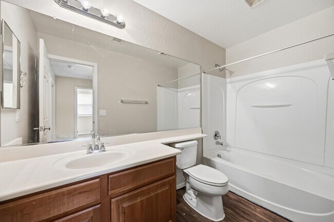 Building Photo - 1637 S Wildrose