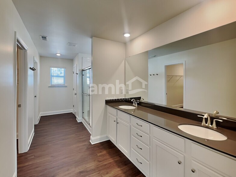 Building Photo - 7318 Garrett Ct