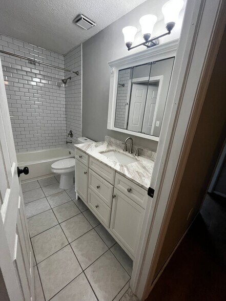 Building Photo - 500 Goldthread Ct