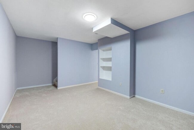 Building Photo - 4825 Nash Dr