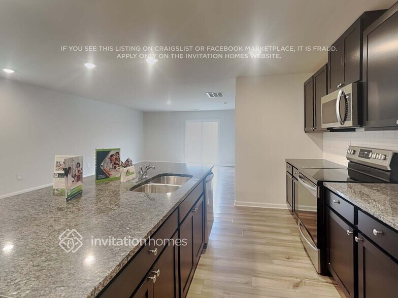 Building Photo - 5113 Spring Breeze Blvd