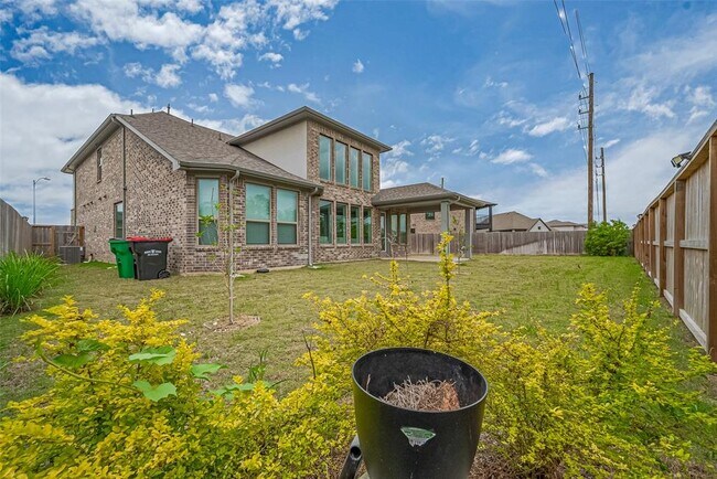 Building Photo - 307 Roselle Leaf Dr
