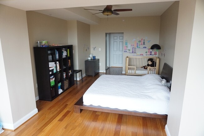 Master bedroom - 11776 Stratford House Pl