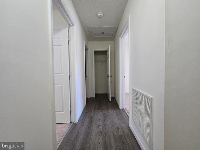 Building Photo - 23 Lordship Ln