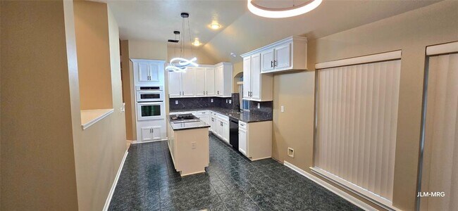 Building Photo - 7602 Melody Cir
