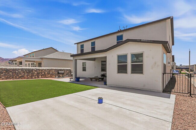 Building Photo - 7509 Enchanted Pk Dr