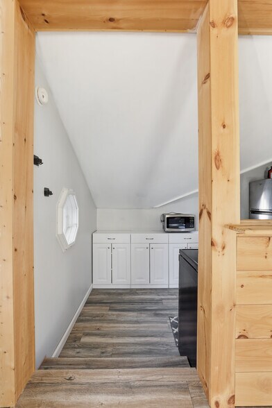 Kitchen - 216 W William St