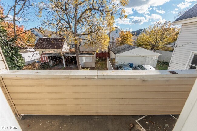 Building Photo - 2035 Chesterland Ave