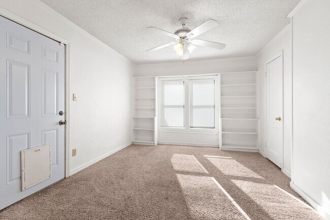 Building Photo - NOW AVAILABE 3 BED 1 BATH NEAR TEXAS TECH AND MEDICAL FIELD