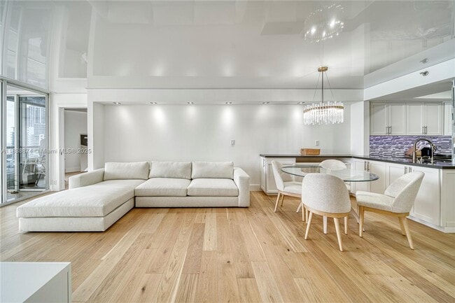 Building Photo - 6767 Collins Ave