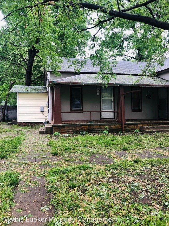 Primary Photo - 2 br, 1 bath House - 922 N. Webster #1