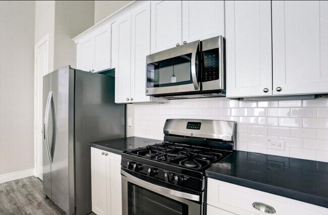 Building Photo - 8907 Spring Knoll Forest Dr
