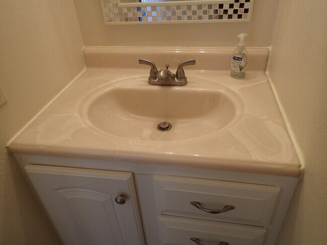 Building Photo - BEAUTIFUL FURNISHED 2bed/2Bath KIHEI SHORE...