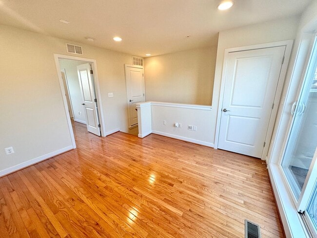 Building Photo - Amazing 3 BR/3.5 BA Townhome in Hyattsville!