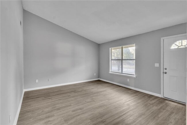Building Photo - 8883 Homewood Dr