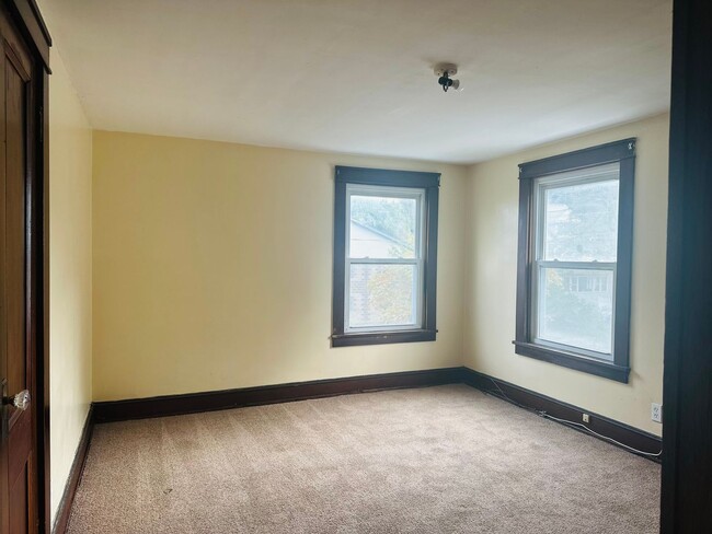 Building Photo - DREAM LOCATION !! LOOKS LIKE PRIVET ROAD !!!