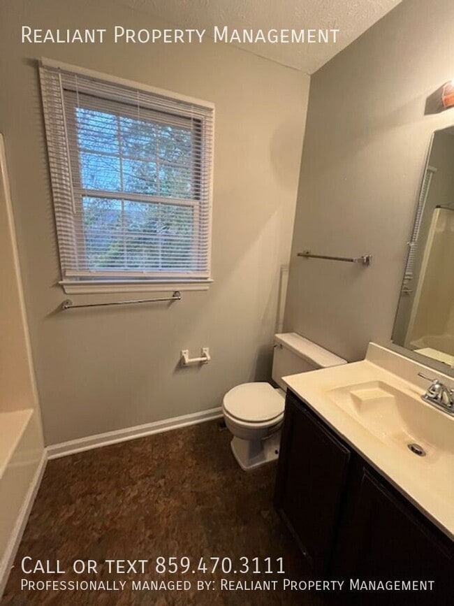 Building Photo - 3809 Dicksonia Dr