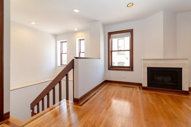 Building Photo - 315 S Ashland Ave
