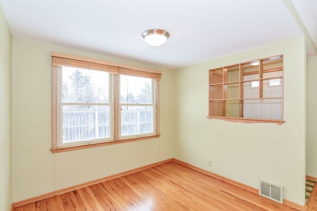 Building Photo - 2420 Sumter Ave S