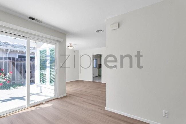 Building Photo - 500 Middlesex Rd