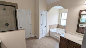 Building Photo - 718 Erika Ln