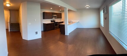 Building Photo - 1382