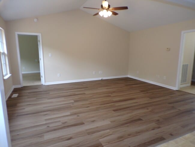 Building Photo - 1425 Hammerhill Rd