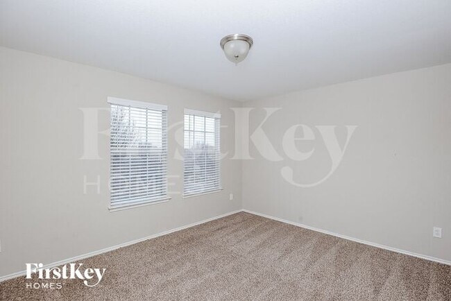 Building Photo - 312 Heritage Dr