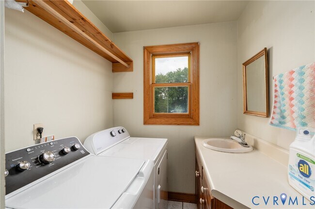 Building Photo - 12182 Woodson Farm Ln