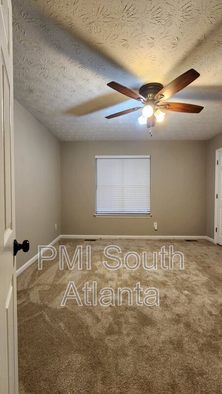 Building Photo - 3504 Lee Ct