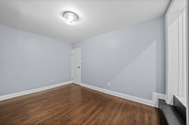 Building Photo - 211 New York Ave