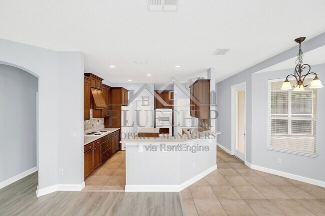 Building Photo - 10074 Iverson Dr