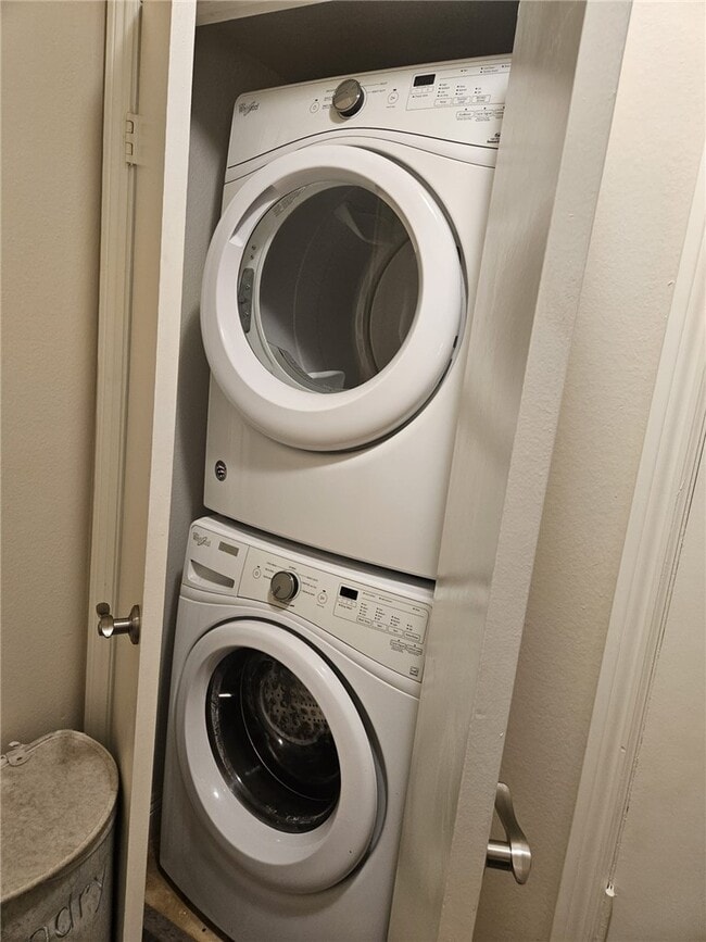 Building Photo - 545 S Ranch View Cir