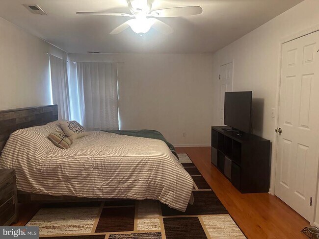 Building Photo - 19 Eldridge Dr