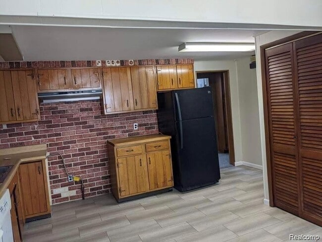 Building Photo - 7275 Cherokee St