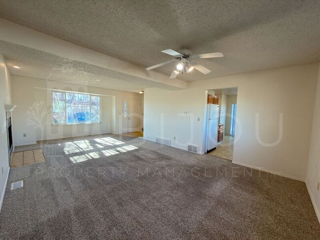 Building Photo - 3498 Mountainside Dr