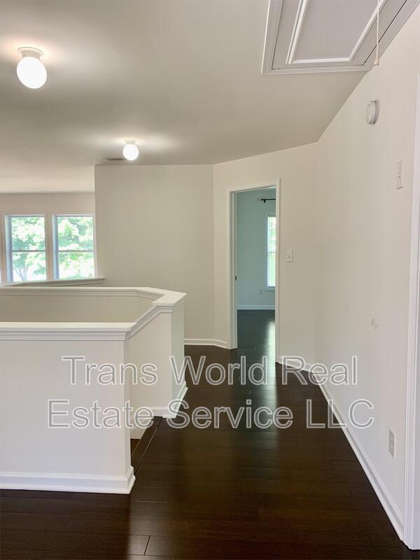 Building Photo - 2202 Jasmine Glen Dr