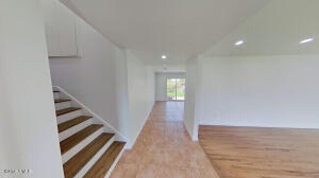 Building Photo - Beautifully updated! Stunning views from every room!