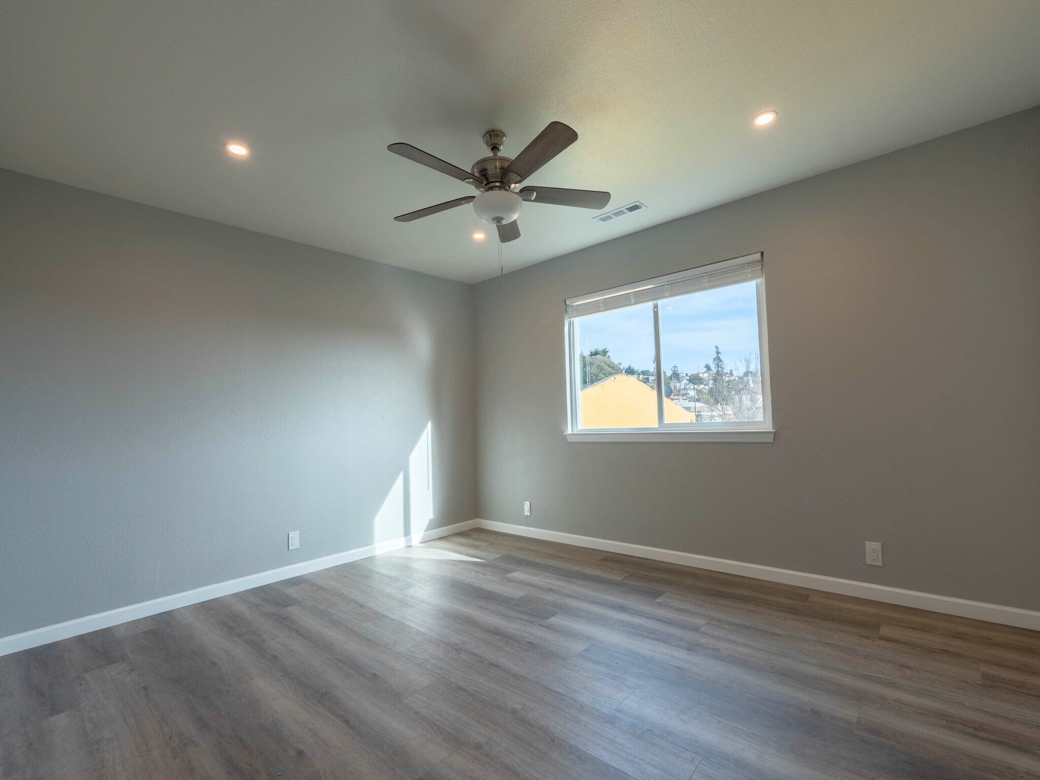 Building Photo - 2456 88th Ave