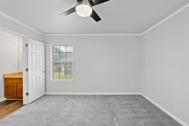 Building Photo - 113 White Feather Trail