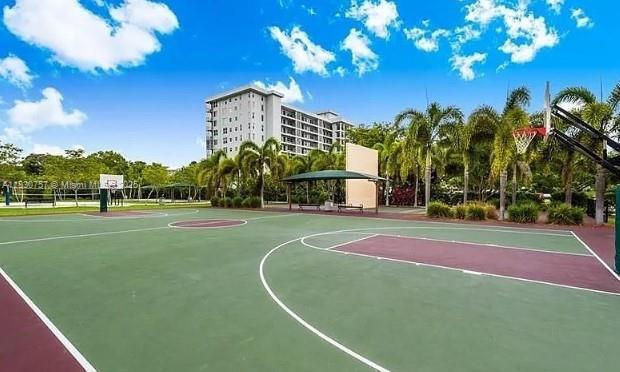 Building Photo - 3051 S Palm Aire Dr