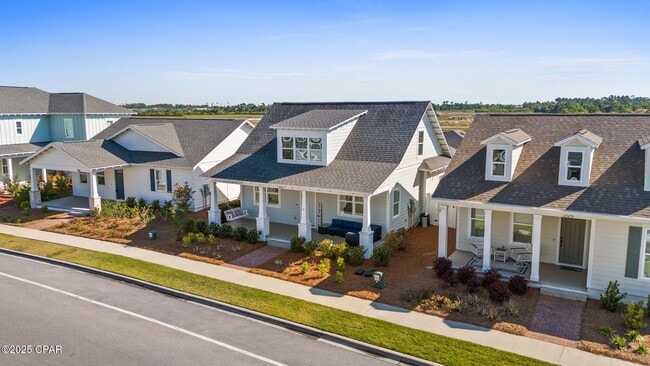 Building Photo - 2121 Sedges Ave