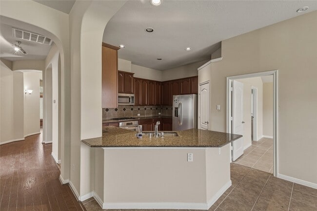 Building Photo - 10906 Angel Lake Dr