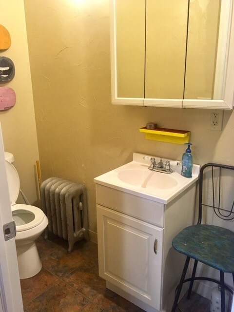 Building Photo - 1560 Detroit St