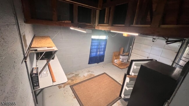 Building Photo - 116 Greenlawn Ave