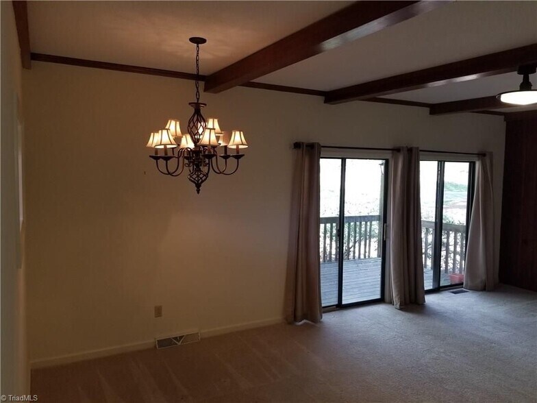Building Photo - 601 Aspen Place